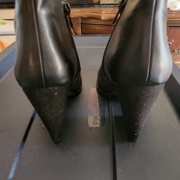 Booties - Picture 4 of 4